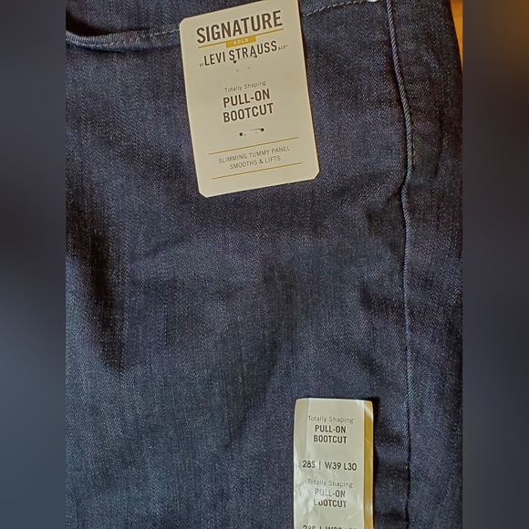 Signature by Levi Strauss & Co. Gold Women's Totally Shaping Pull-on Bootcut - Picture 6 of 6